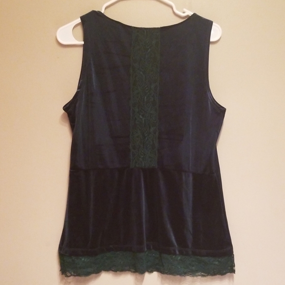 Green velvet top - Picture 3 of 6